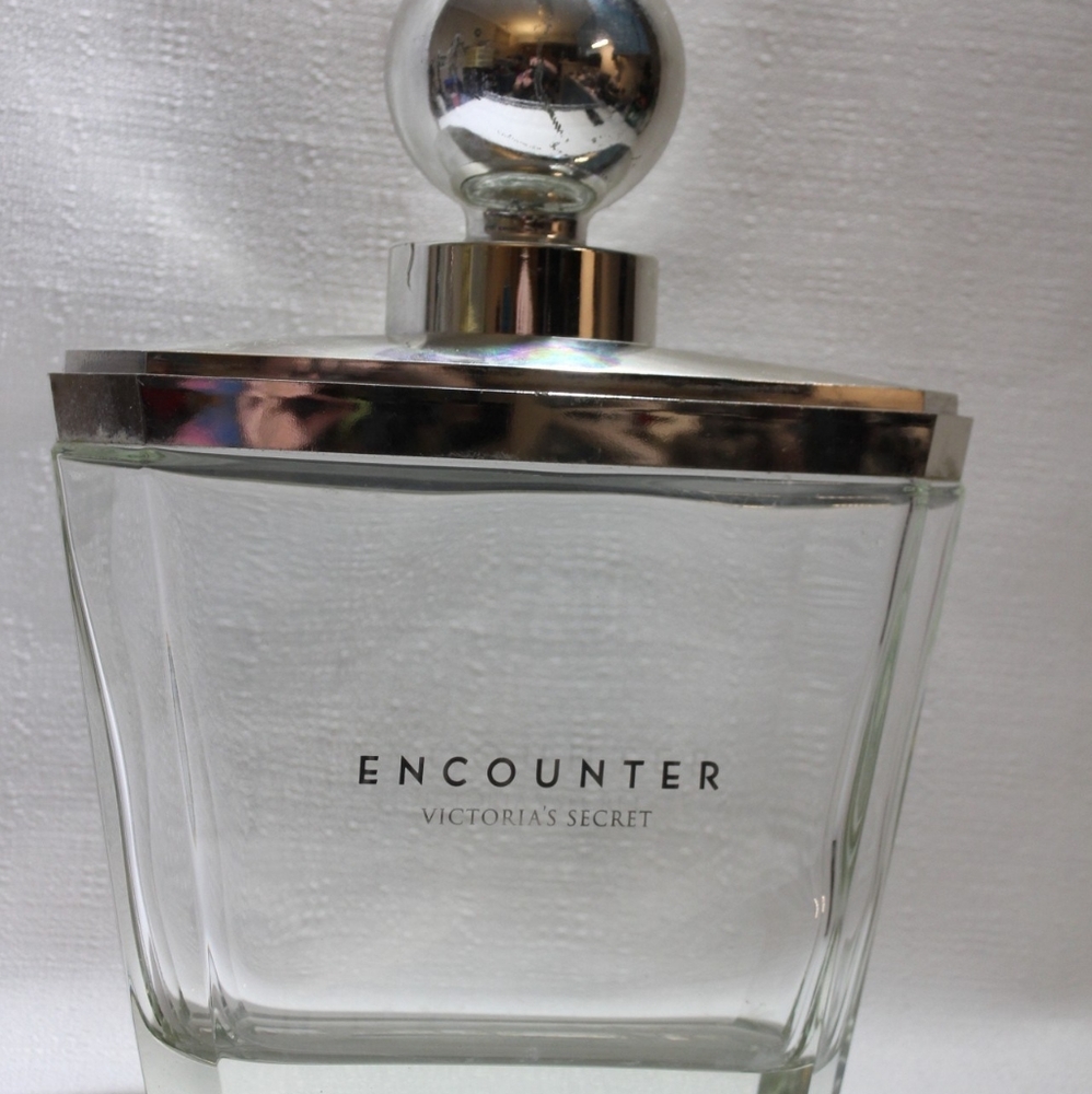 Vs encounter huge display bottle